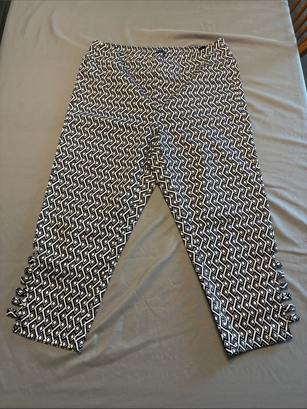 VENUS Black & White Geometric Capri Pants with Side Tie Details